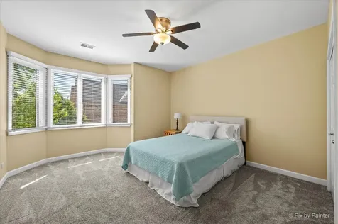 1515 Stonegate Manor Mount Prospect IL 60056