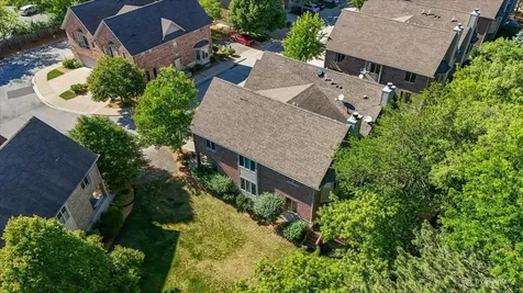 1515 Stonegate Manor Mount Prospect IL 60056