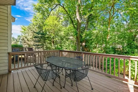 1515 Stonegate Manor Mount Prospect IL 60056
