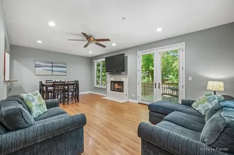 1515 Stonegate Manor Mount Prospect IL 60056
