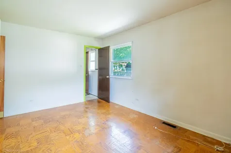 214 Greenbriar Street Elk Grove Village IL 60007