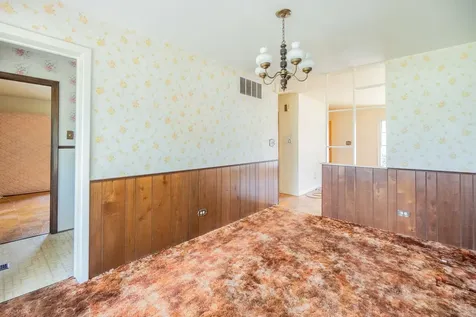 214 Greenbriar Street Elk Grove Village IL 60007