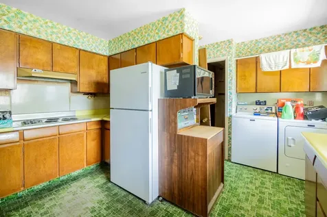 214 Greenbriar Street Elk Grove Village IL 60007