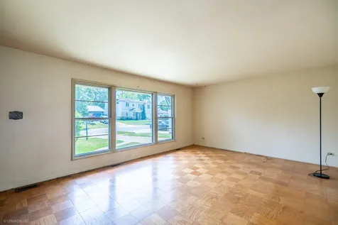 214 Greenbriar Street Elk Grove Village IL 60007