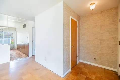 214 Greenbriar Street Elk Grove Village IL 60007