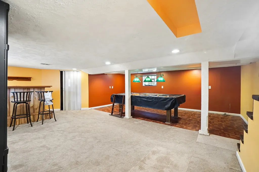 5758 North Moody Avenue Chicago IL 60646