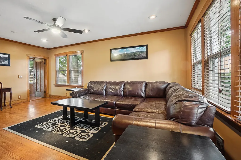 5758 North Moody Avenue Chicago IL 60646