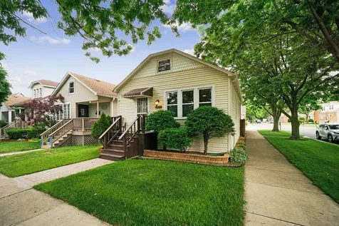 5758 North Moody Avenue Chicago IL 60646