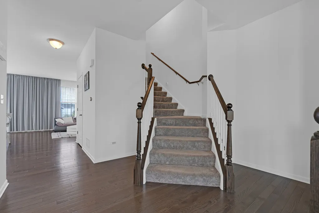 1134 East Bauer Road Naperville IL 60563