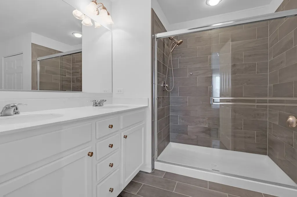1134 East Bauer Road Naperville IL 60563