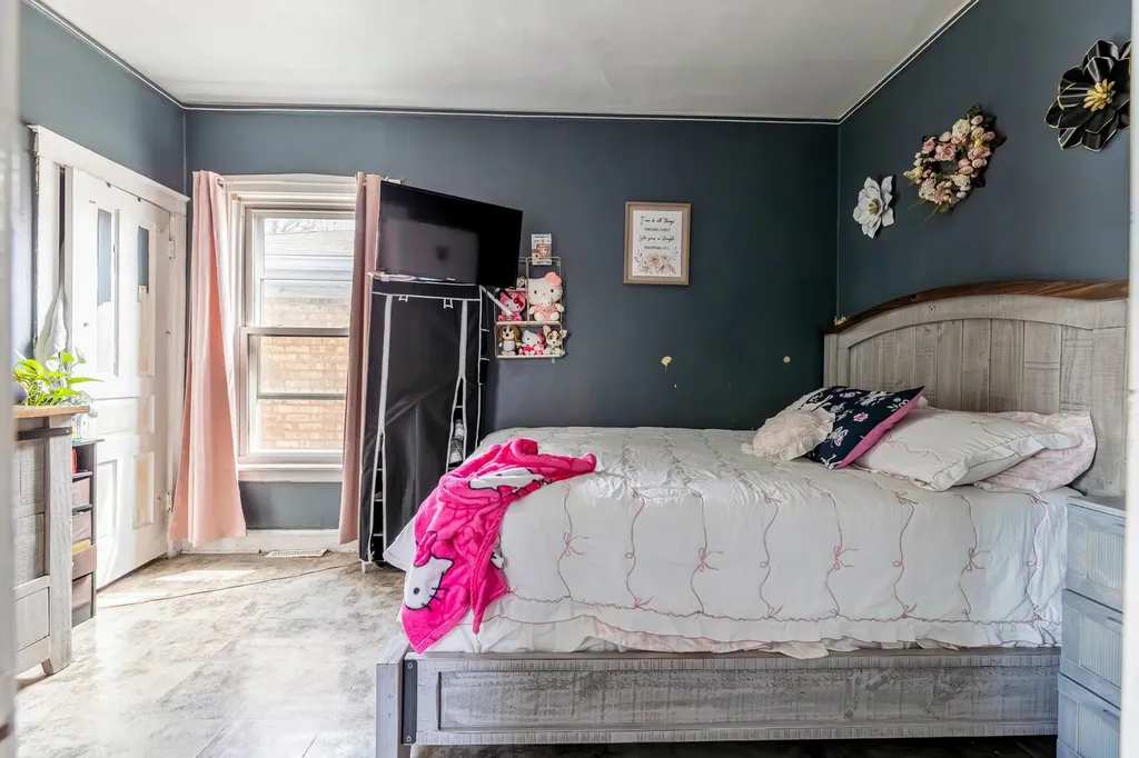 5633 West 64th Place Chicago IL 60638