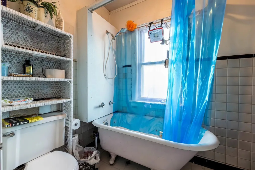 5633 West 64th Place Chicago IL 60638