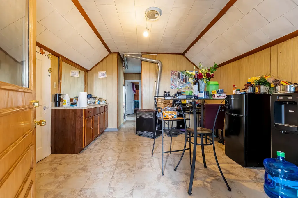 5633 West 64th Place Chicago IL 60638