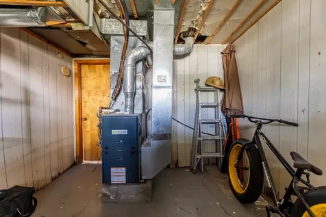 5633 West 64th Place Chicago IL 60638