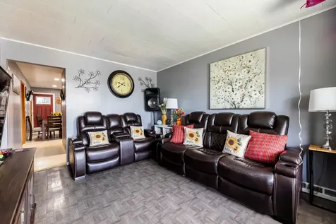 5633 West 64th Place Chicago IL 60638