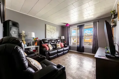 5633 West 64th Place Chicago IL 60638