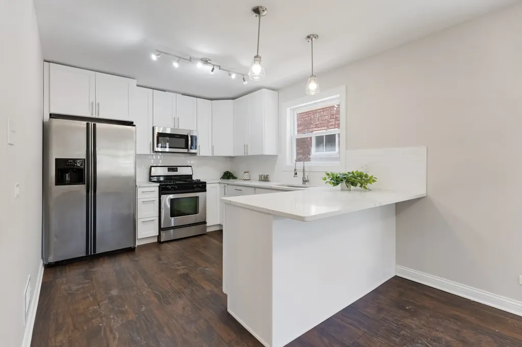 8519 South King Drive Chicago IL 60619