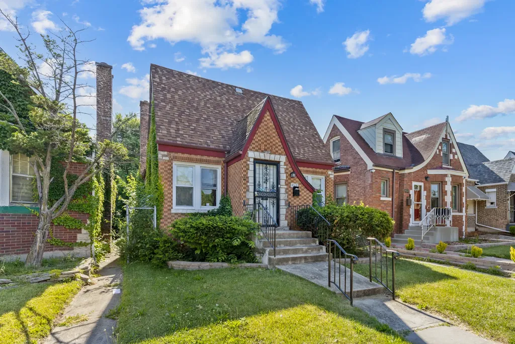 8519 South King Drive Chicago IL 60619