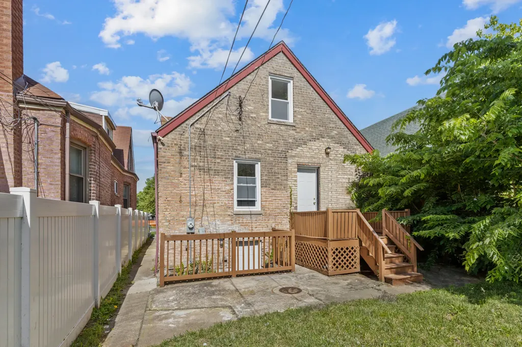 8519 South King Drive Chicago IL 60619