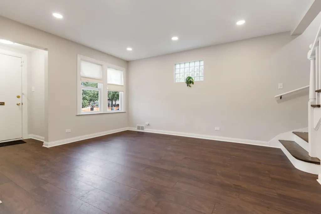 8519 South King Drive Chicago IL 60619