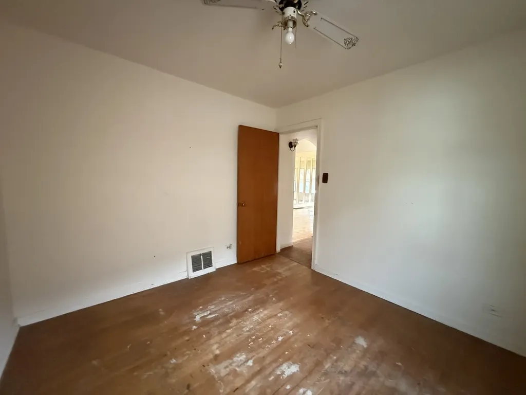 8842 South Cregier Avenue Chicago IL 60617