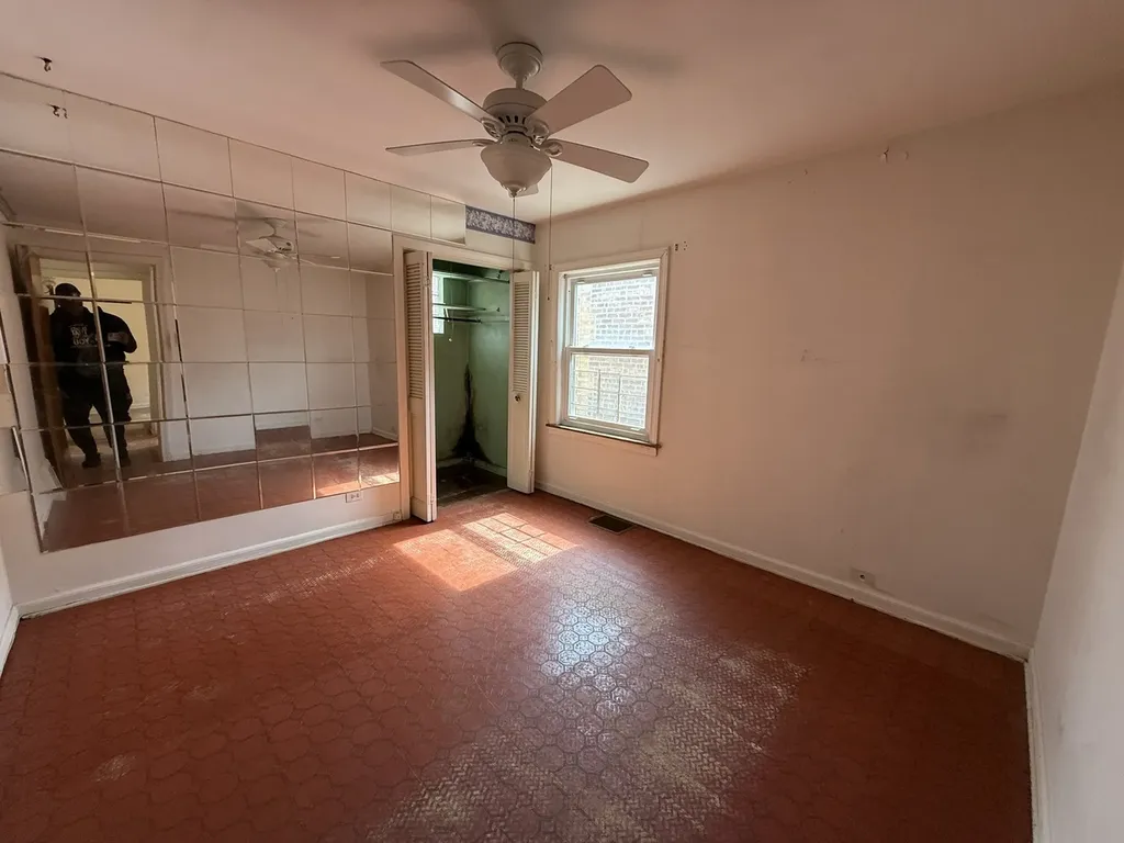 8842 South Cregier Avenue Chicago IL 60617