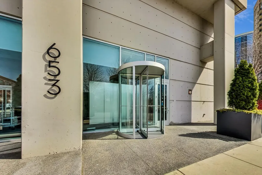 653 North Kingsbury Street Chicago IL 60654