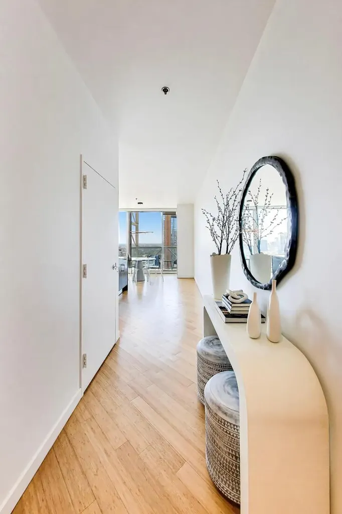 653 North Kingsbury Street Chicago IL 60654