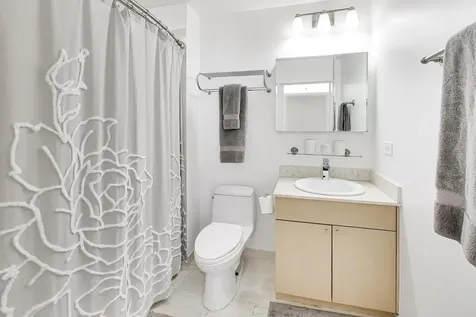 653 North Kingsbury Street Chicago IL 60654