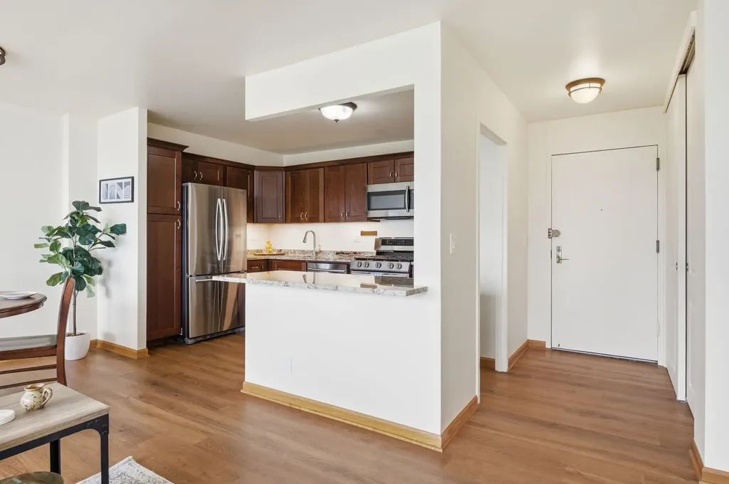 2800 North Lake Shore Drive Chicago IL 60657