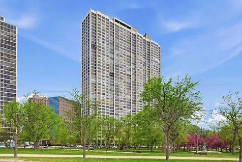2800 North Lake Shore Drive Chicago IL 60657