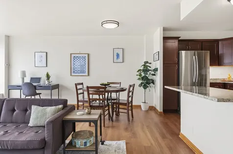 2800 North Lake Shore Drive Chicago IL 60657