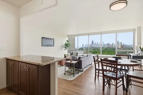 2800 North Lake Shore Drive Chicago IL 60657