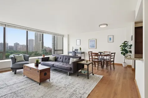 2800 North Lake Shore Drive Chicago IL 60657