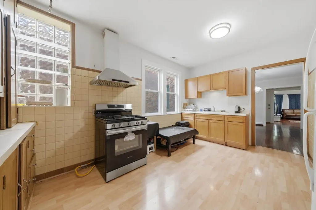 5723 North Talman Avenue Chicago IL 60659
