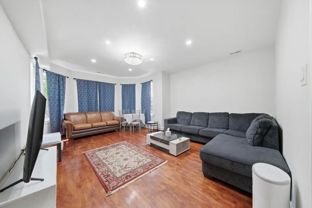 5723 North Talman Avenue Chicago IL 60659