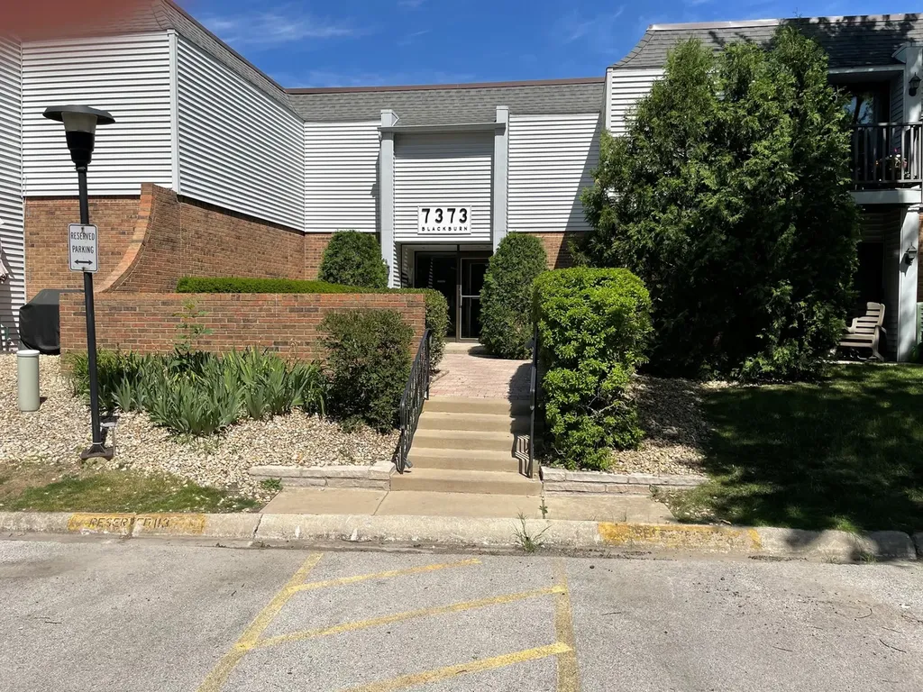 7373 Blackburn Avenue Downers Grove IL 60516