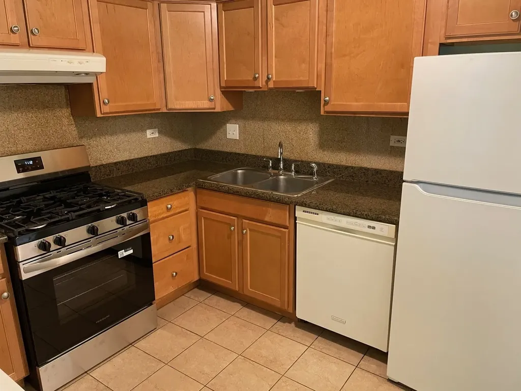 7373 Blackburn Avenue Downers Grove IL 60516