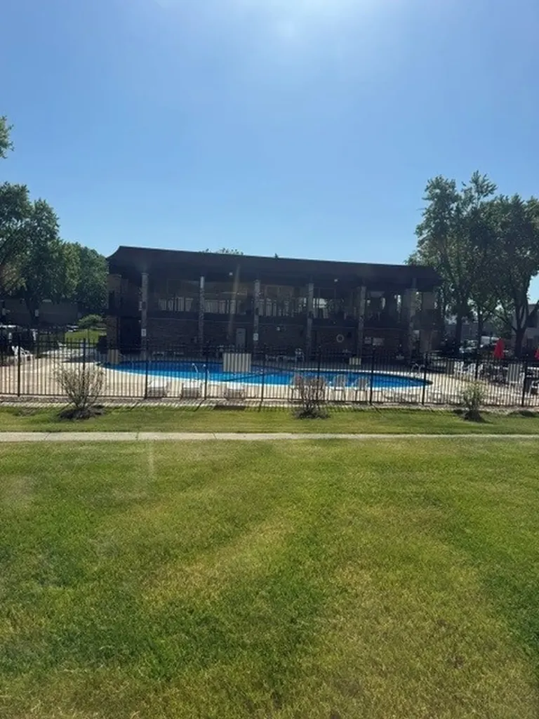 7373 Blackburn Avenue Downers Grove IL 60516