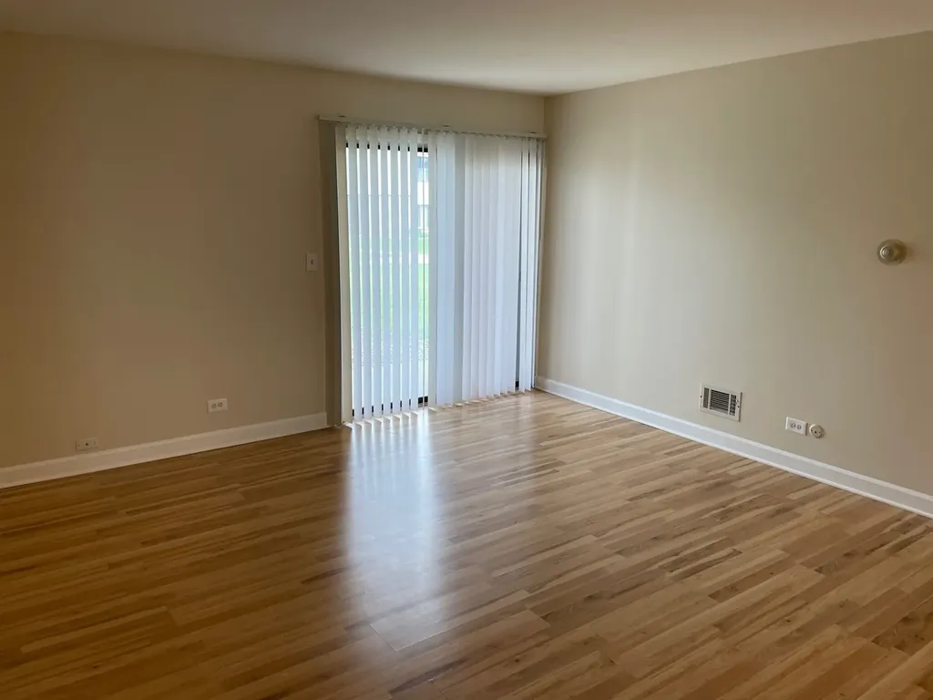 7373 Blackburn Avenue Downers Grove IL 60516