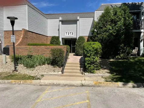 7373 Blackburn Avenue Downers Grove IL 60516