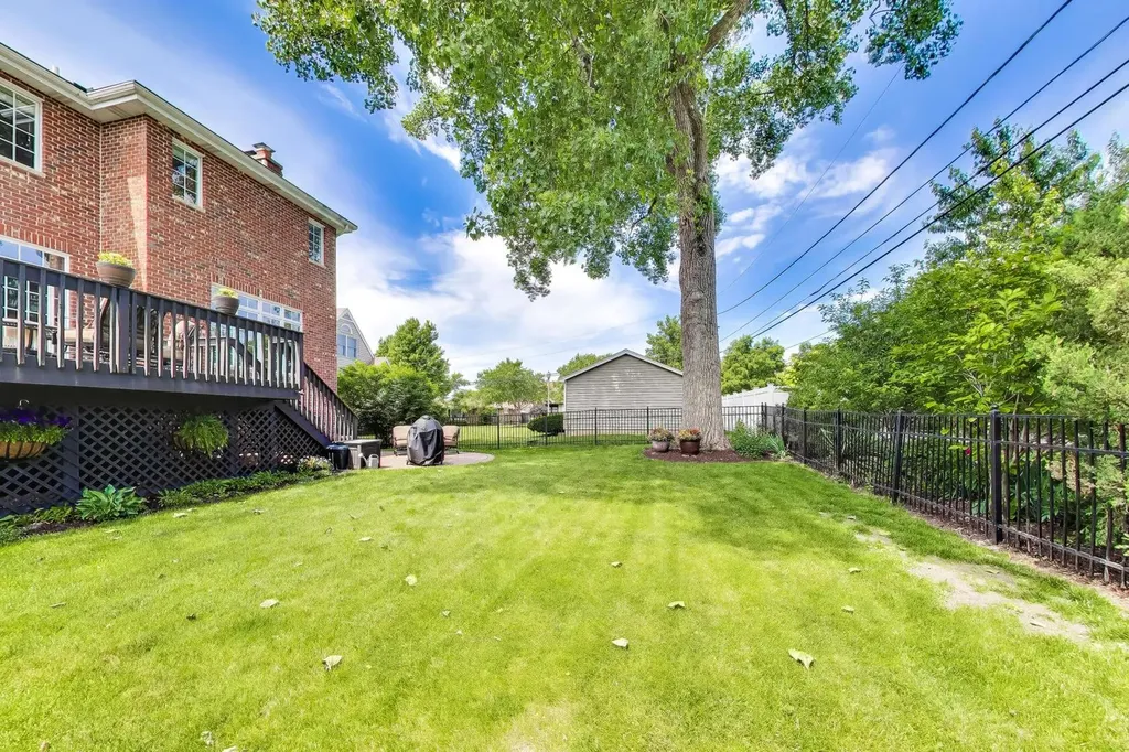 909 South Cambridge Avenue Elmhurst IL 60126