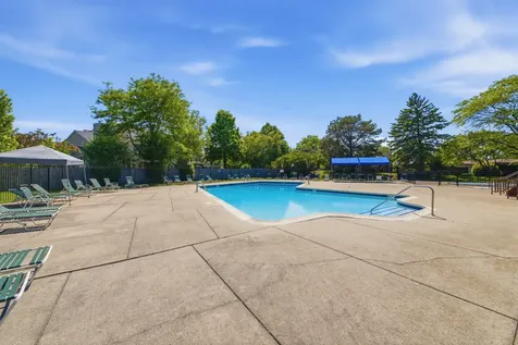 2100 Valencia Drive Northbrook IL 60062