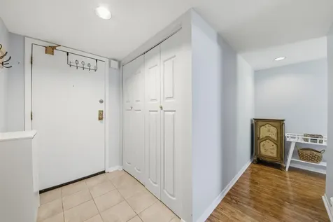 2100 Valencia Drive Northbrook IL 60062