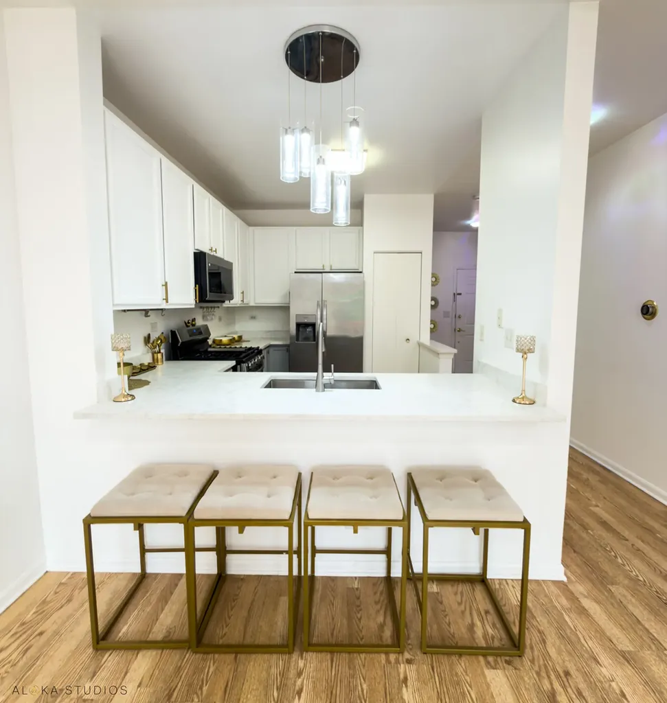 880 Genesee Drive Naperville IL 60563