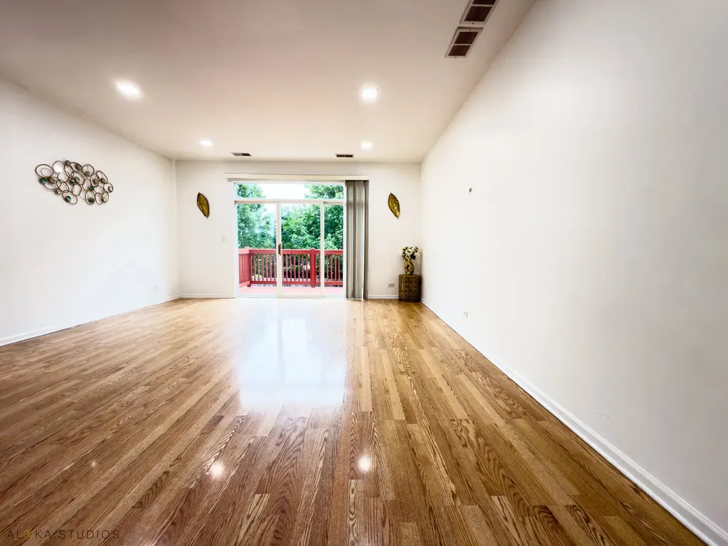 880 Genesee Drive Naperville IL 60563
