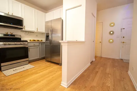 880 Genesee Drive Naperville IL 60563