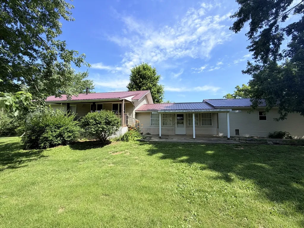 17179 Swisher Hill Road Dewitt IL 61735