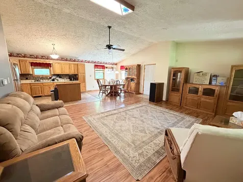 17179 Swisher Hill Road Dewitt IL 61735