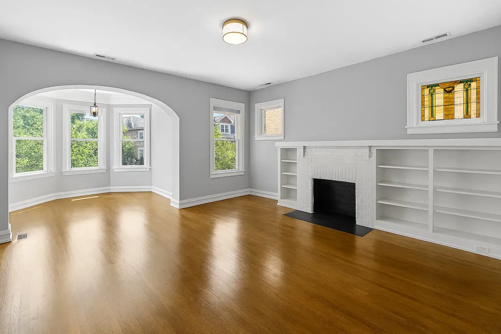 3130 West Wilson Avenue Chicago IL 60625